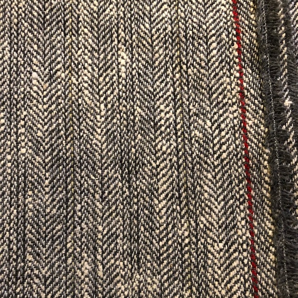 Lightweight wool herringbone fabric - Picture 1 of 2